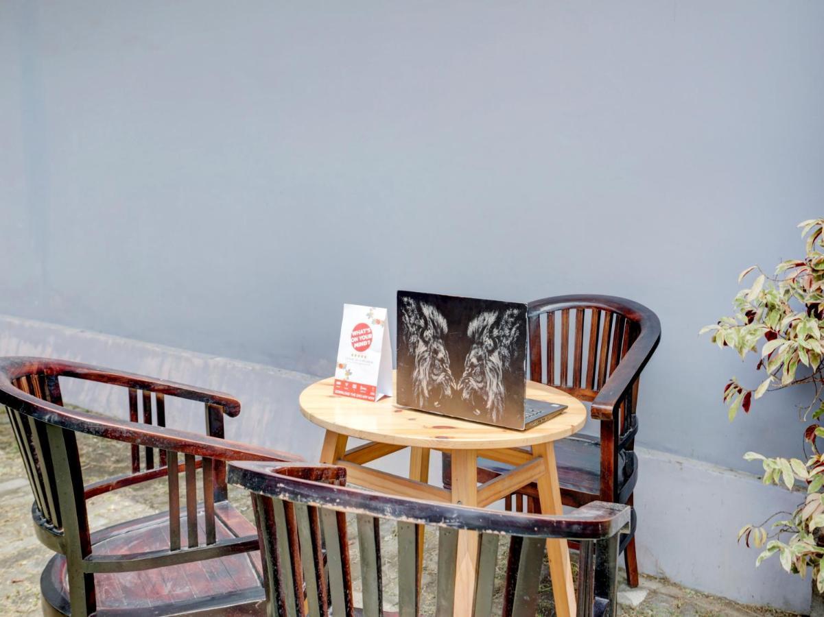 Oyo 90711 Blembong Homestay Jimbaran Exterior foto