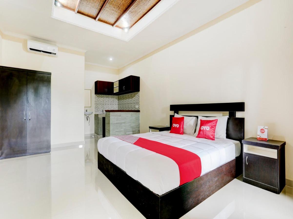 Oyo 90711 Blembong Homestay Jimbaran Exterior foto