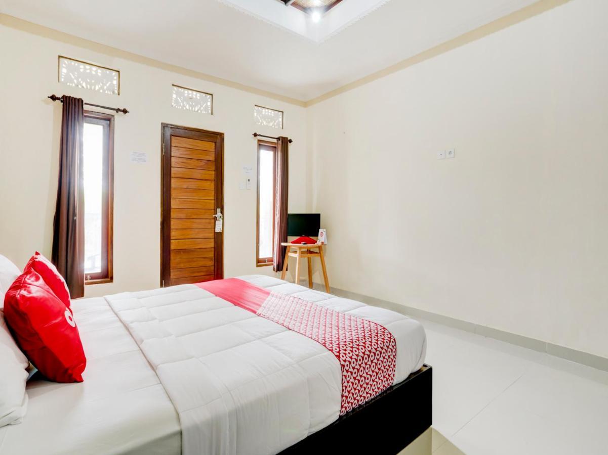 Oyo 90711 Blembong Homestay Jimbaran Exterior foto